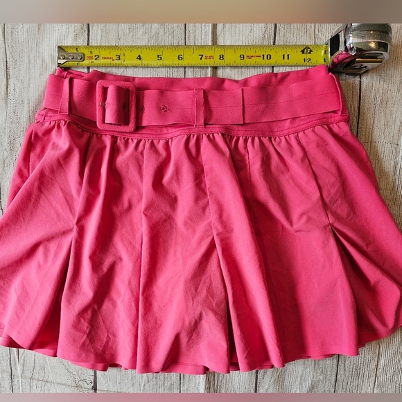 Aerie Offline •Size Medium• Dark Pink Pleated Tennis Core Preppy Skort Belted - Picture 7 of 7